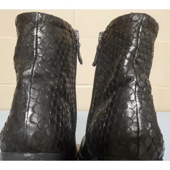 Gidigio Black Leather Reptile Design Bootie/Ankle - Picture 7 of 12